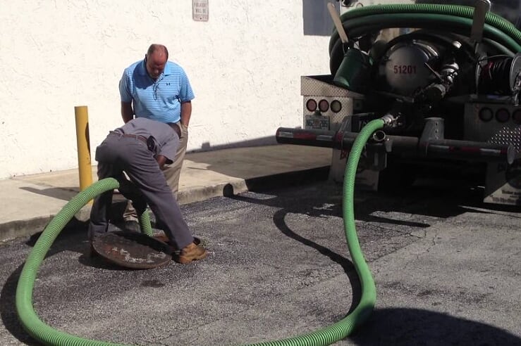 https://dallasgrease.com/wp-content/uploads/2020/02/dallas-grease-trap-pumping.jpg